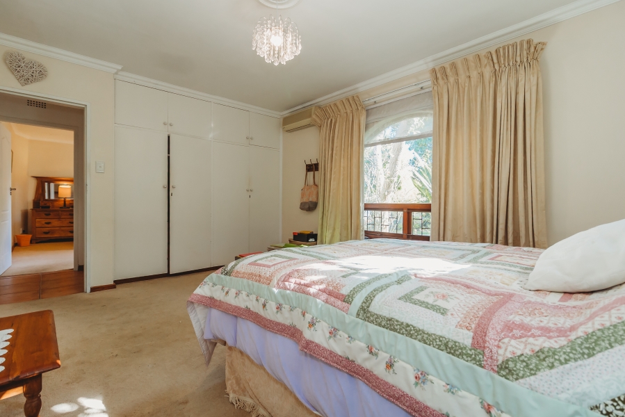 4 Bedroom Property for Sale in Glen Barrie Western Cape